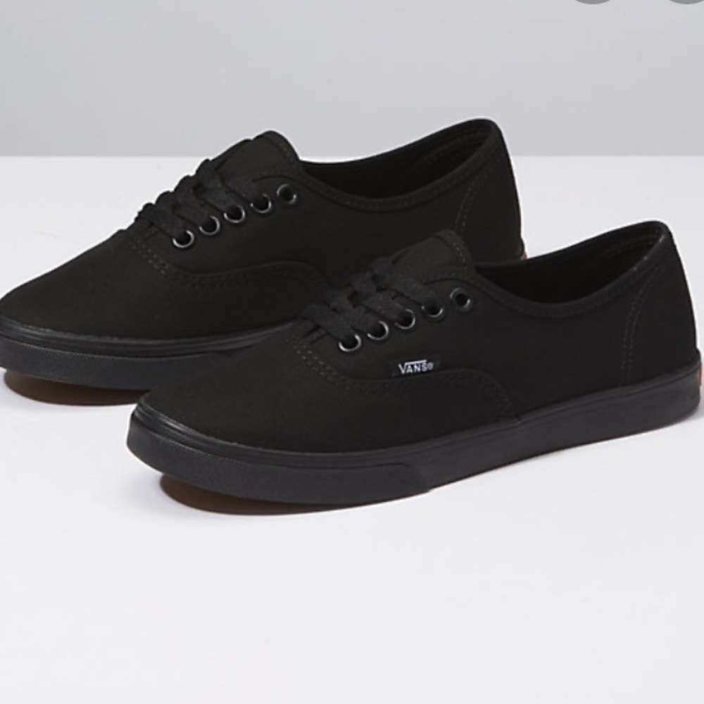All Black Vans Authentic Lo Pro